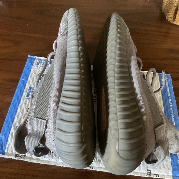 Sesame Gray Yeezy Boost - Picture 5 of 14